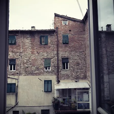 John B .&b. בית הארחה