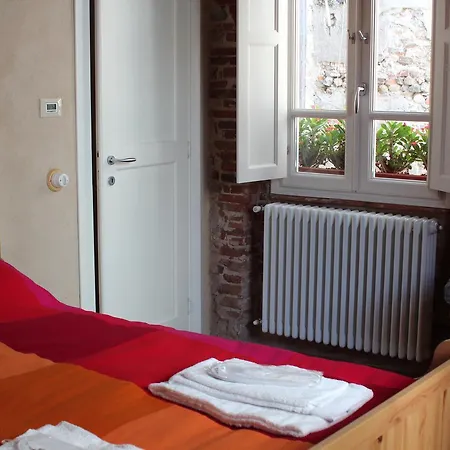 Gasthuis John B .&b. Lucca